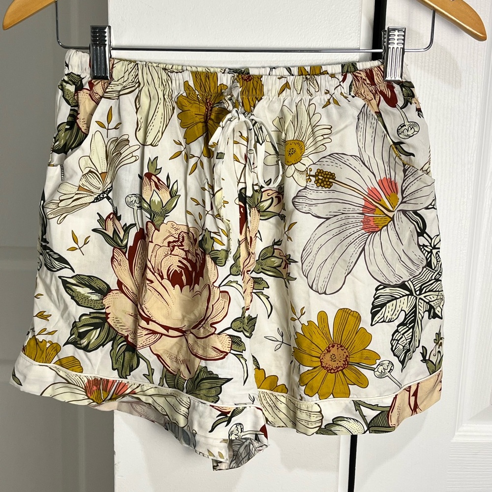 Floral Elastic Waist Tie Front Casual Shorts/Sleep Pockets Medium